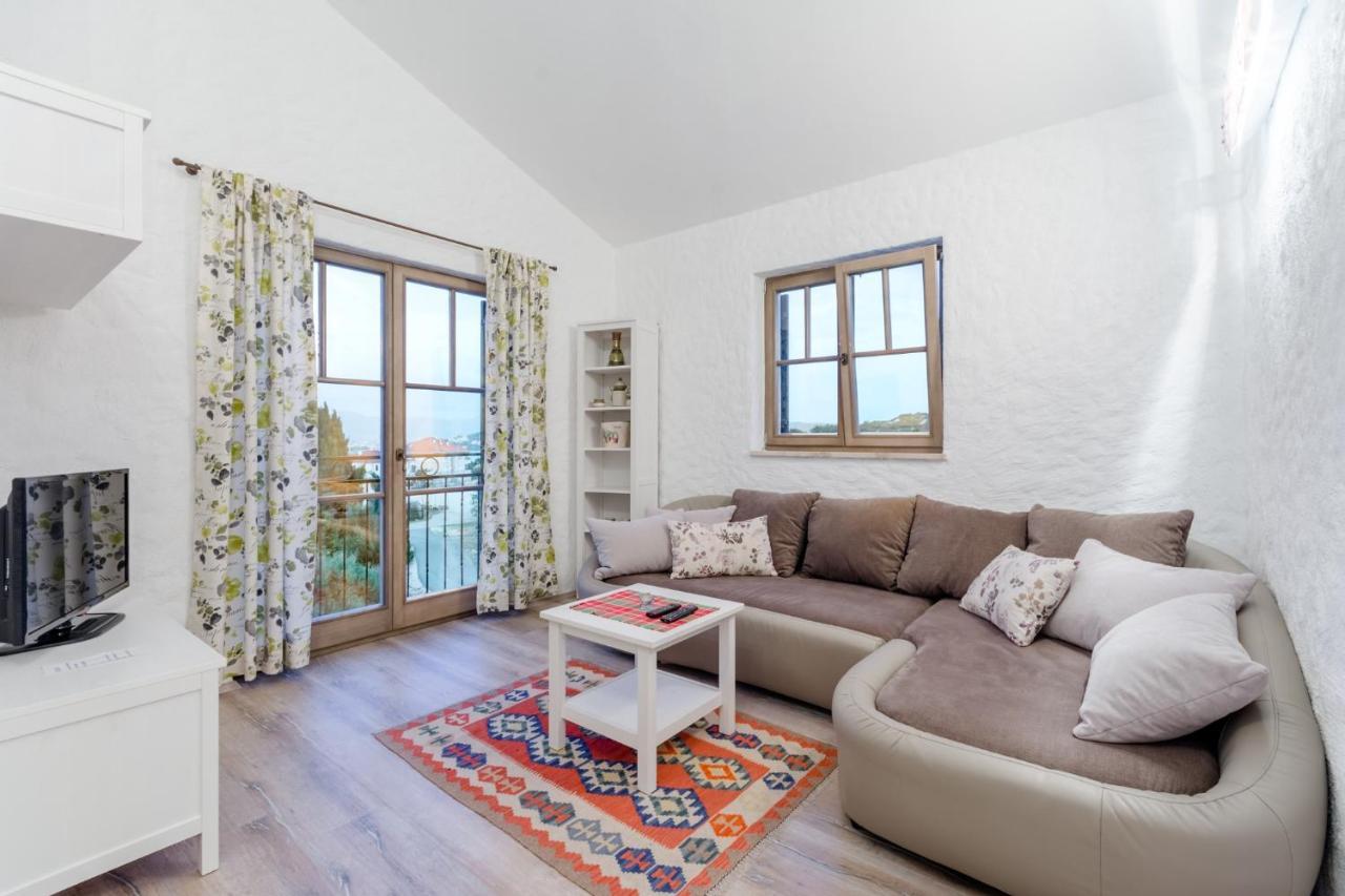 Apartments Villa Kameja Donji Okrug  Стая снимка