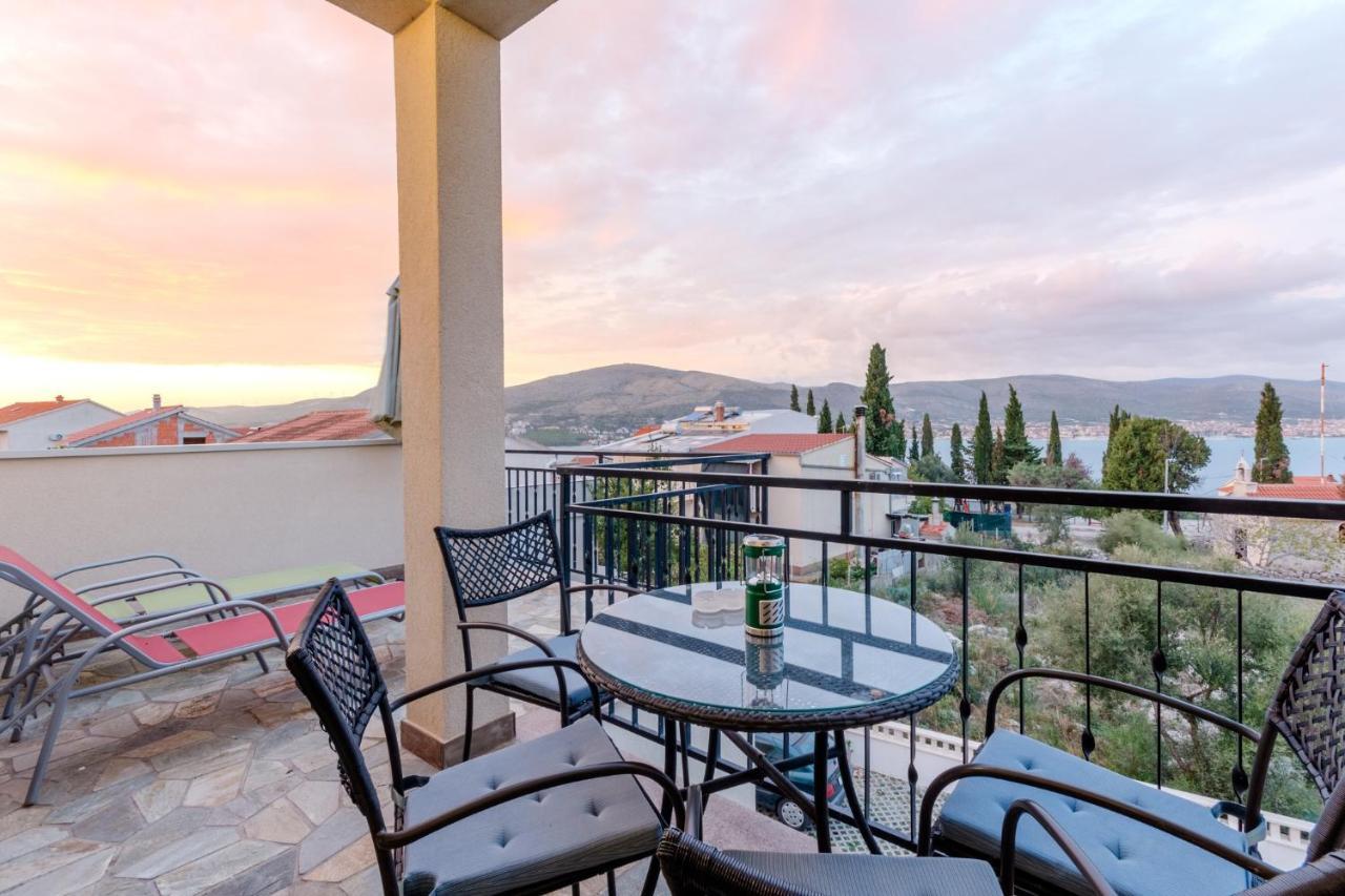 Apartments Villa Kameja Donji Okrug  Екстериор снимка